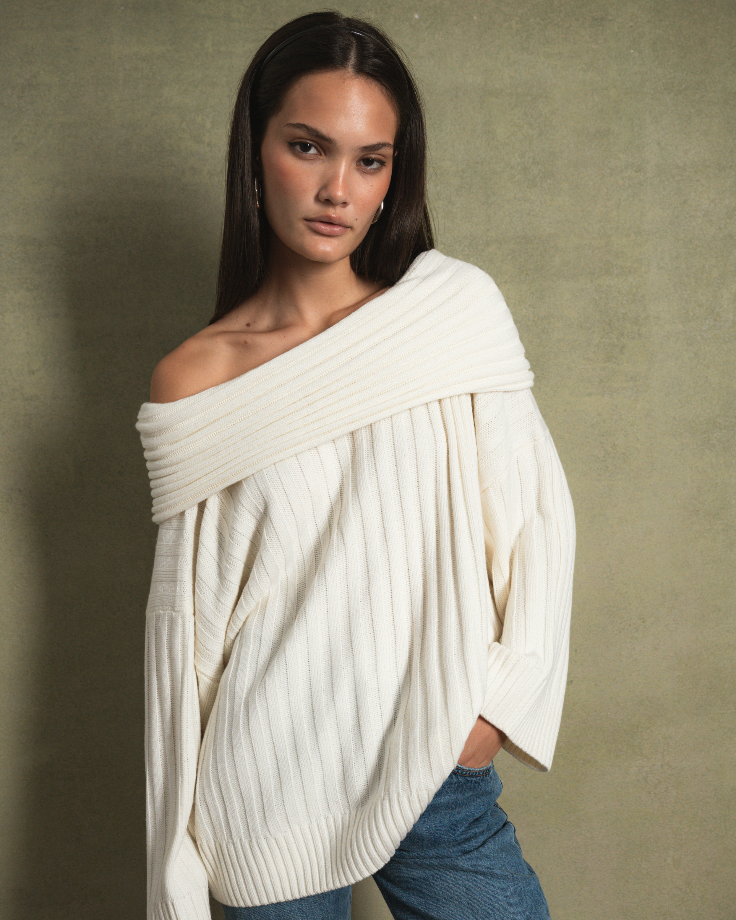 ◉NOUNLESS VINTAGE LIKE OFF SHOULDERSWEAT Oversized Off Shoulder Sweater – WeWoreWhat