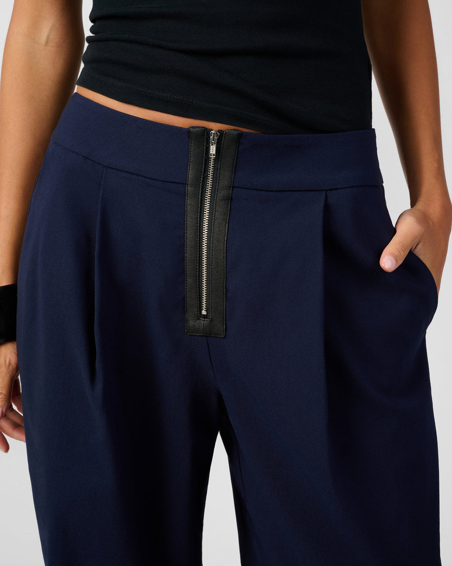 Navy/Black