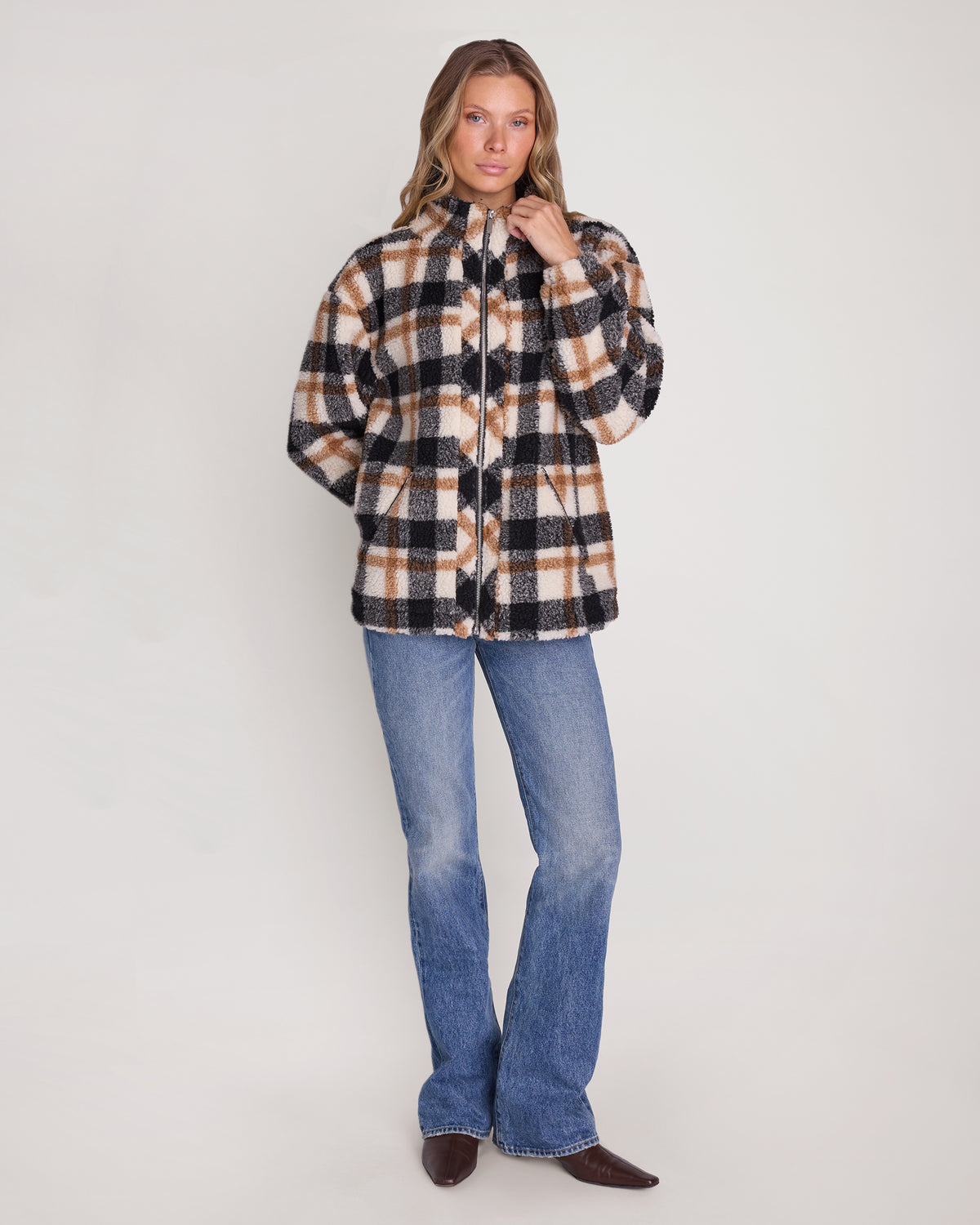 [Plaid Multi] - Model