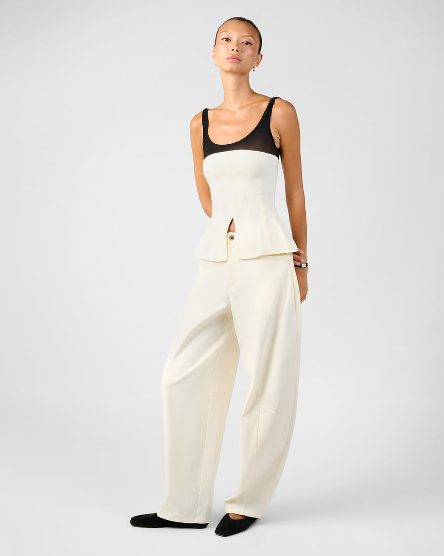 [Ivory/Black] - Model